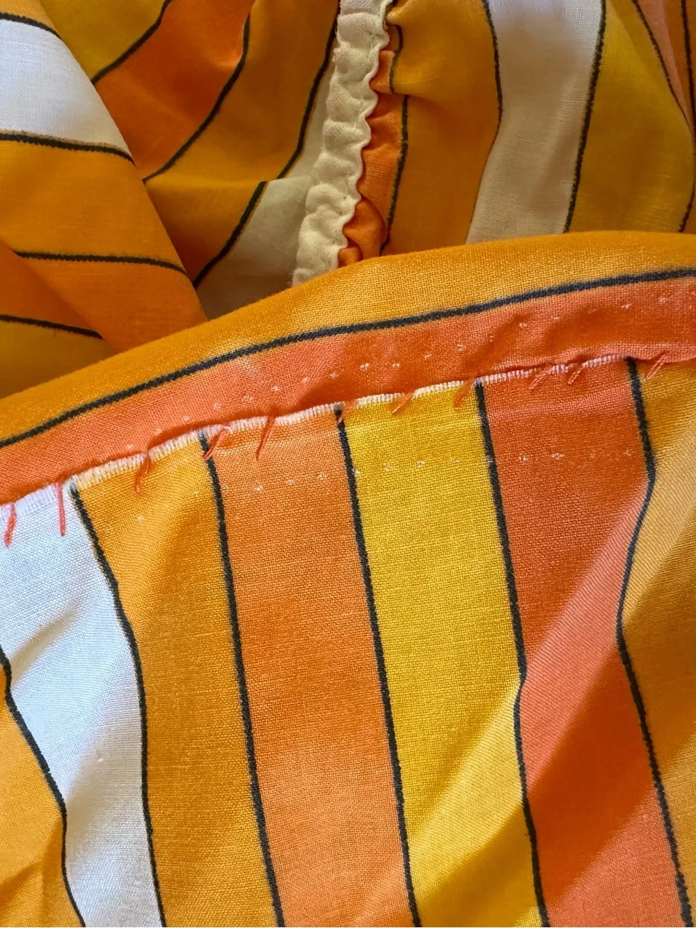 Vintage Vera Mod Orange and Yellow Circle Geometric Full Sheet Set